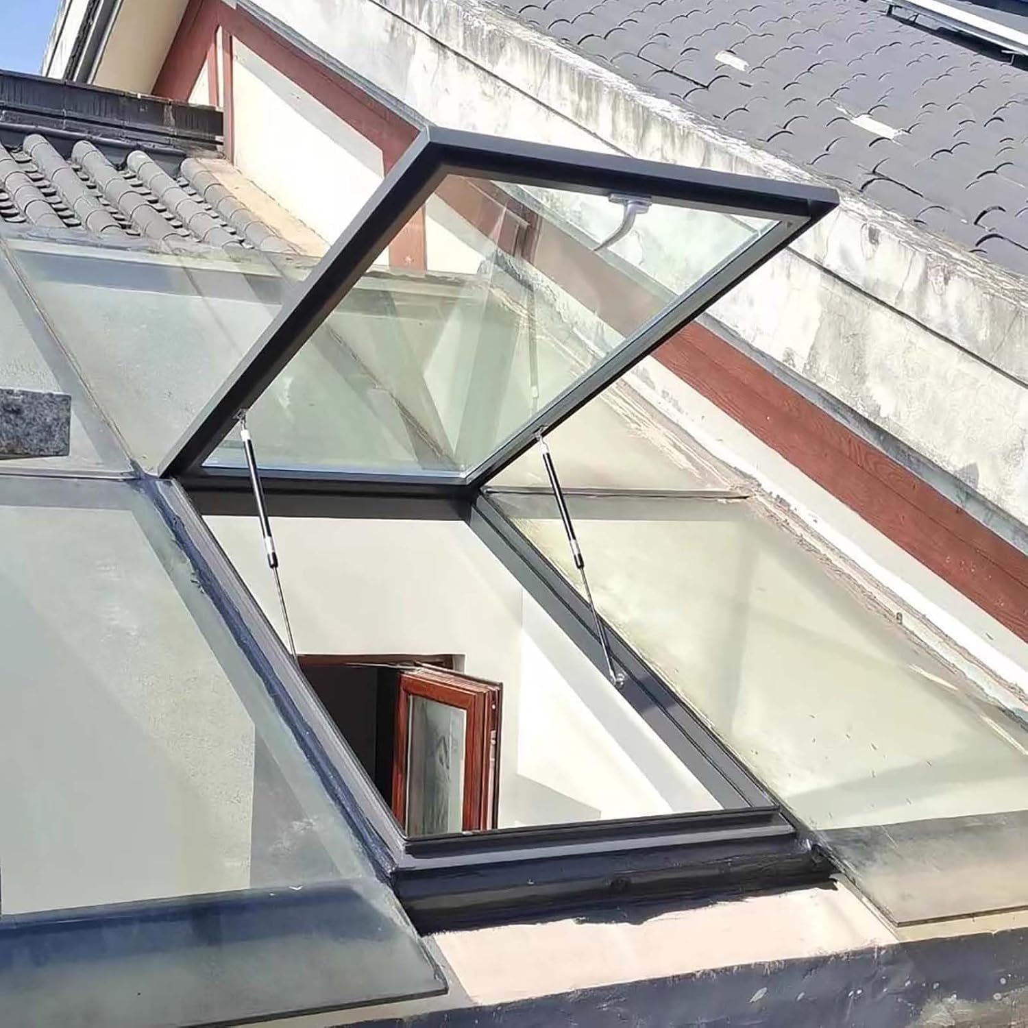 buy skylight window,should I buy a skylight window,skylight window pros cons,best roof window skylight,skylight window worth buying,skylight window vs solar tube - detailed features and technical specifications