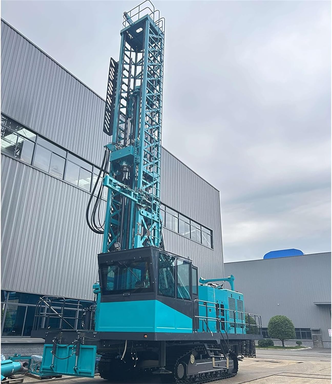 crawler water well drilling rig,tracked borehole drilling equipment,crawler drilling rig for uneven terrain,water well drilling machine deep borehole,all-terrain well drilling rig benefits,should I buy a crawler drilling rig unboxing and complete package contents