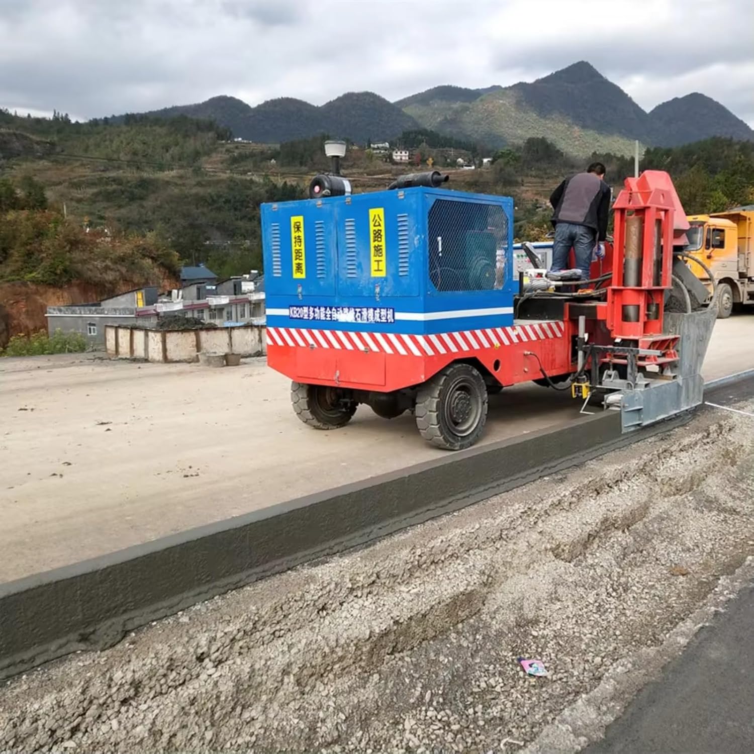 semi-automatic concrete curb machine,should i buy a curb slipform paver,concrete slipform curb machine pros cons,best concrete curb machine for road paving,semi-automatic curb machine vs manual paver,concrete curb machine worth buying unboxing and complete package contents